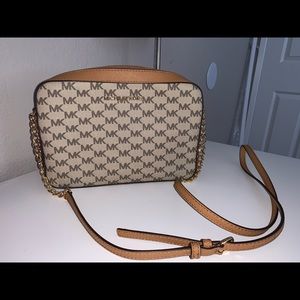 Micheal Kors Purse